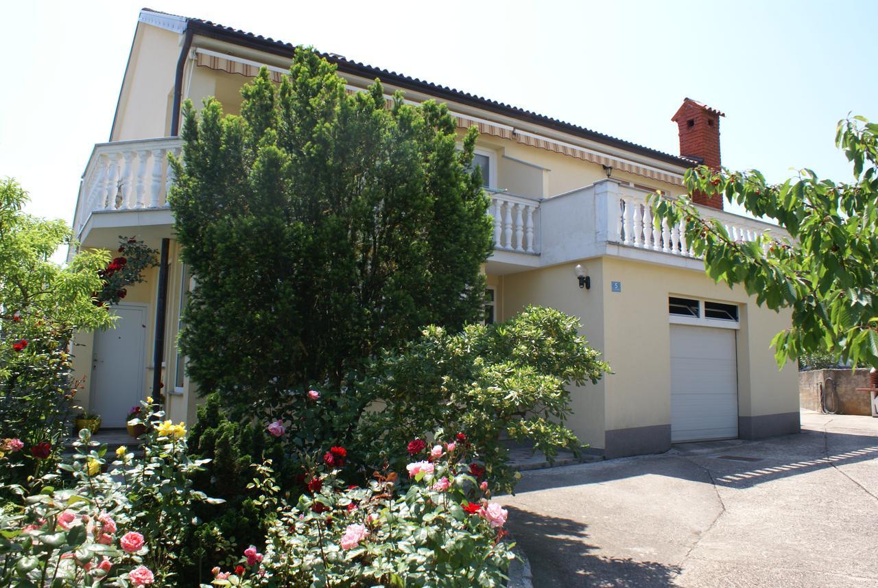 Apartments Nikola Krk Town Exterior foto