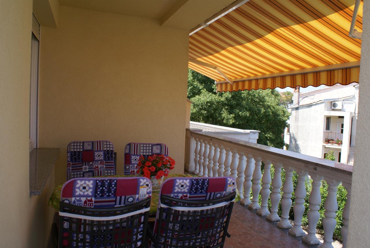 Apartments Nikola Krk Town Exterior foto
